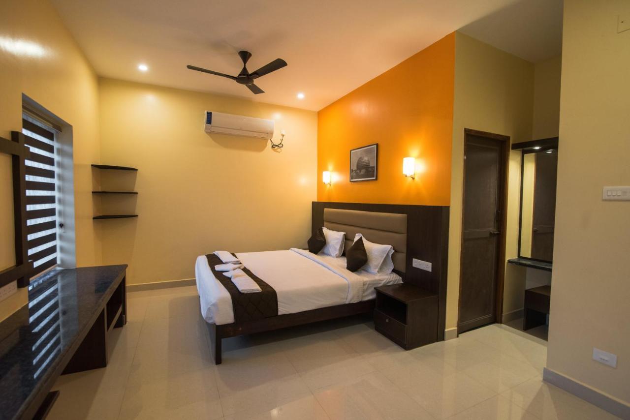 Hotel Saffron Vilva Pondicherry Esterno foto